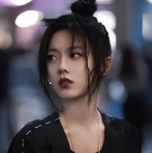 有种撕漫女喊赵今麦,为录综艺化浓妆,这港风气质谁顶得住呀