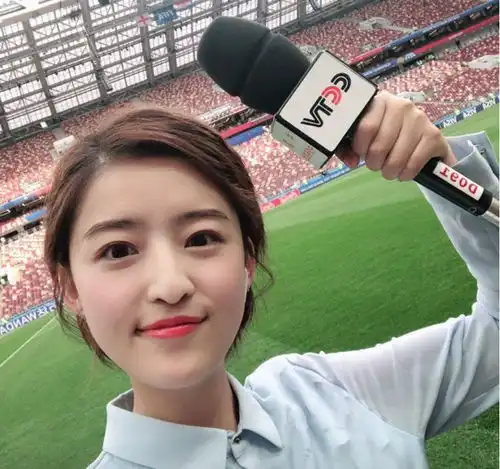 央视美女主播,因睡过头被开除,如今当网红谋生,现状令人唏嘘