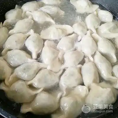 荠菜大肉馅饺子的做法