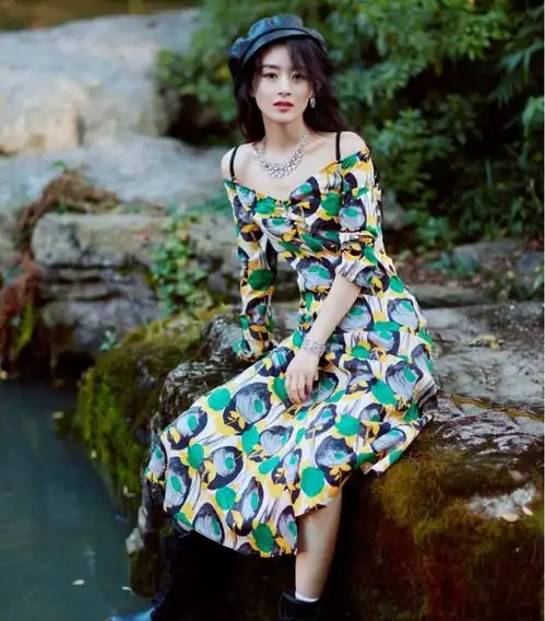 赵丽颖太有灵气了拍elle封面走田园风造型,甜美清新像个花季少女
