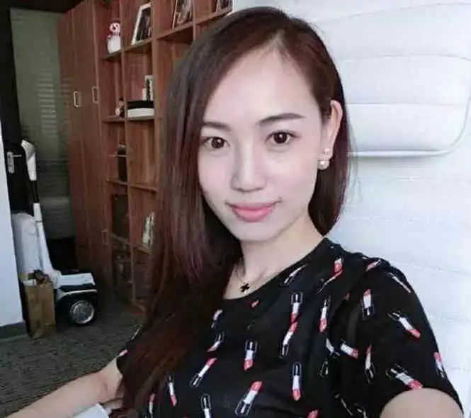一夜之间臭气熏天的四位女星,分别姓白马宋草
