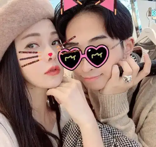 庾澄庆18岁儿子穿女装,妆容精致身材姣好,母亲伊能静做自己