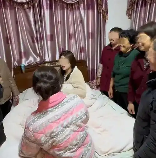 亲戚带男生擅闯女子房间,把女子从睡梦中拉起来相亲他开宝马的