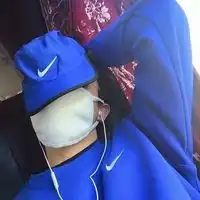 忧郁的男生头像