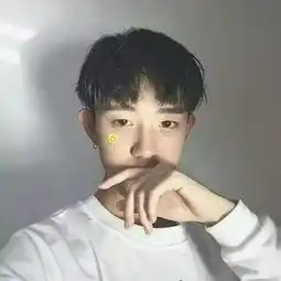 伤感图片最后还是一个人