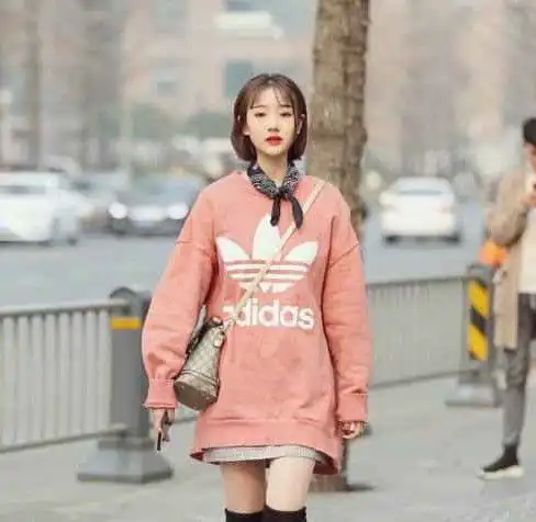 街拍美女最后三个小姐姐可以算得上是天仙了简直不要太迷人