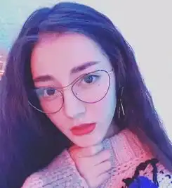 用眼镜框来凹造型,能扮酷能文艺还可以小清新