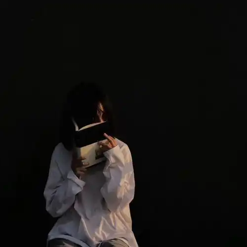 清醒到骨子里的委屈文案