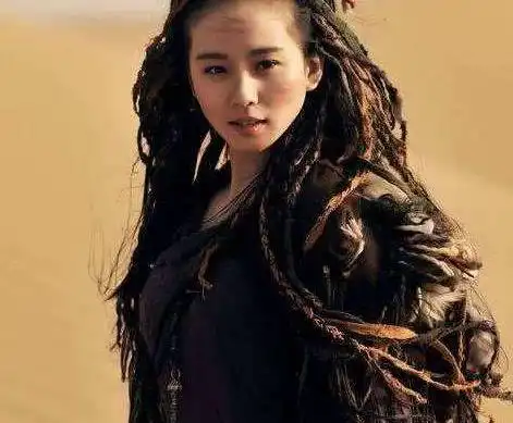 女星们挑战乞丐造型李沁凄凉陈瑶狡黠,刘亦菲打扮落魄依旧仙气