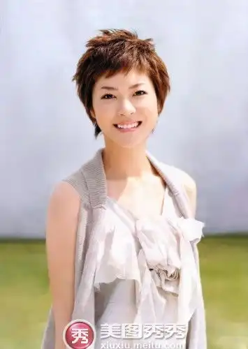 中性美眉也妩媚美图秀秀玩转女人味