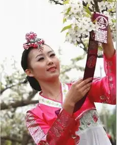 实拍朝鲜各行业美女空姐最时髦如出水芙蓉