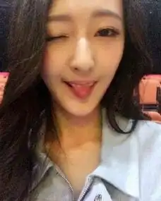 17岁艺考女神走红网络清纯甜美私照曝光