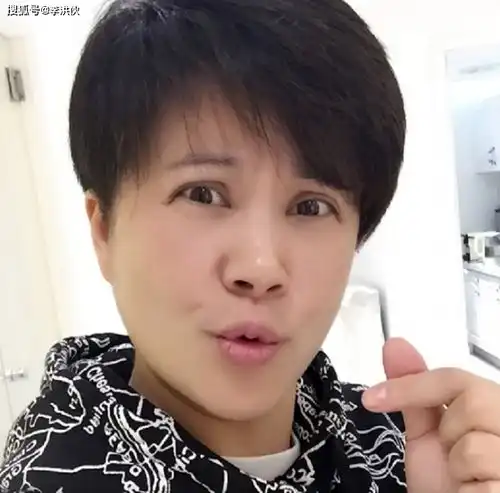 没有新恋情,李小璐晒与女星合照击碎传闻,20年闺蜜患难见真情