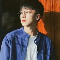 带墨镜的男生经典头像