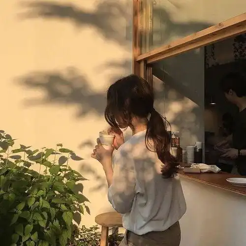 失恋很痛苦,人们大多喜欢纠缠三个问题,你犯过这样的错误吗