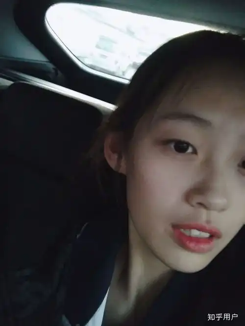 为什么遮半边脸的照片会比较好看