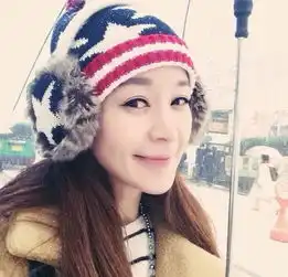 干妈捧了他18年未能捧红,如今被张嘉泽捧红,娶中戏校花做老婆