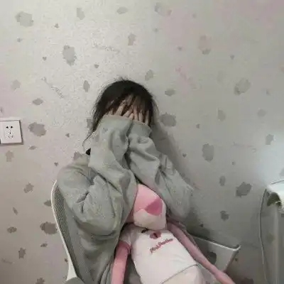 女生可爱剪刀手头像