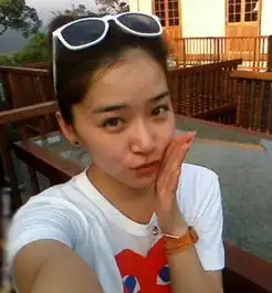 女星出道前的素颜照杨幂如同青春美少女,赵丽颖呆萌又可爱