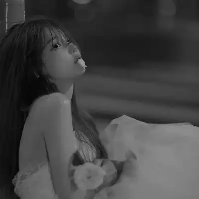 黑白头像女唯美高清图片