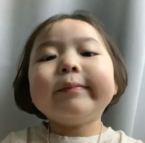 温温变脸照片无水印