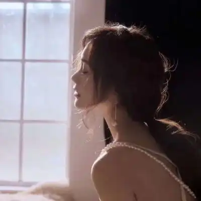 苏旬ins优质气质神仙女头看山女生头像我要个性网