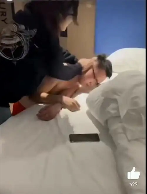 潍坊一男子和小三开房,漂亮女友带人抓现行,先打完小三后打男友