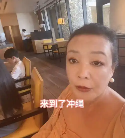 张兰和汪小菲夫妻带大s儿女度假,其乐融融,评论区却曝露了现实