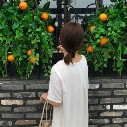 清新女生背影头像,喜欢一个人太累了所以要静一静了