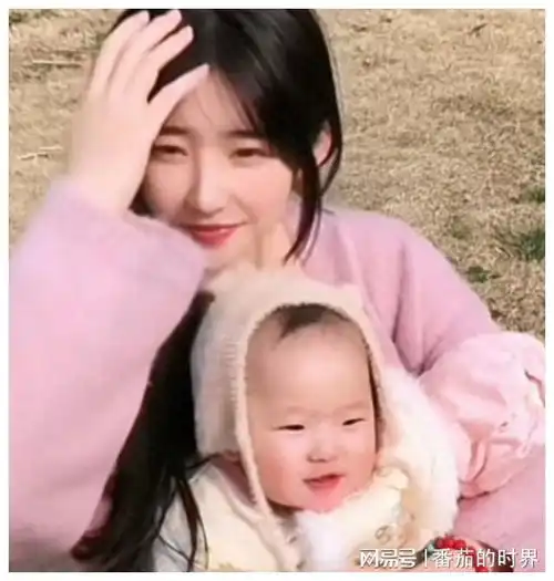 炸裂未婚生子女网红暗示孩子父亲是王思聪,网友孩子很像爷爷