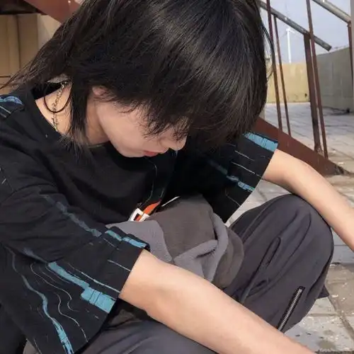 男生头像丨原来我们都有放不下的人和事