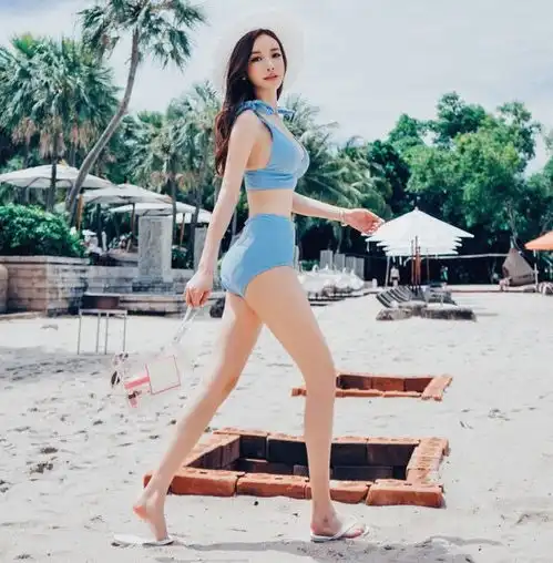 比基尼泳衣小姐姐,时尚的穿搭,配送高挑饱满的身材女神犯十足