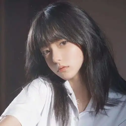 头像丨努力在平谈的生活里闪闪发光