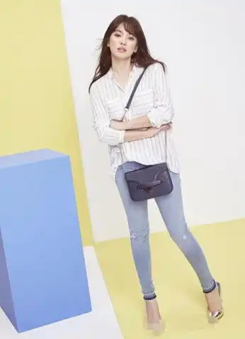 春季小个子女生的福利,牛仔搭配外套,外出旅行的必搭哦