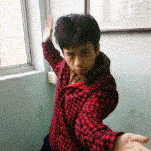 妹子看你背影以为是个美女,没想到一回头我懵了,太尴尬了哈哈哈