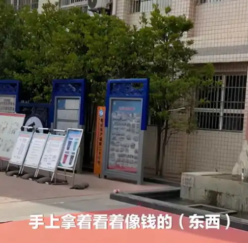 因被怀疑偷钱,西安12岁女孩选择跳楼后,评论区留下了100个故事