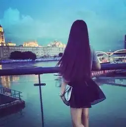求好看的背影图10张以上越多越好