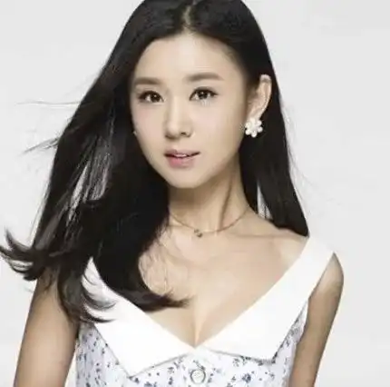 5岁出道21岁走红,与丈夫结婚6年恩爱如初,34岁像18岁姑娘