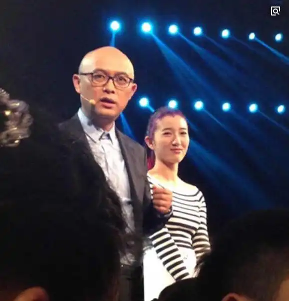 女嘉宾化特效猫女妆,被质疑长相,卸妆后观众都不淡定了
