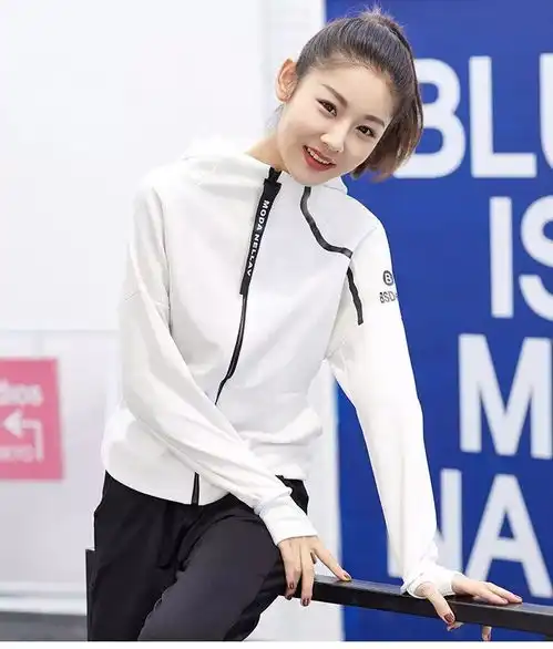 女生健身后,身材怎么穿都耐撕