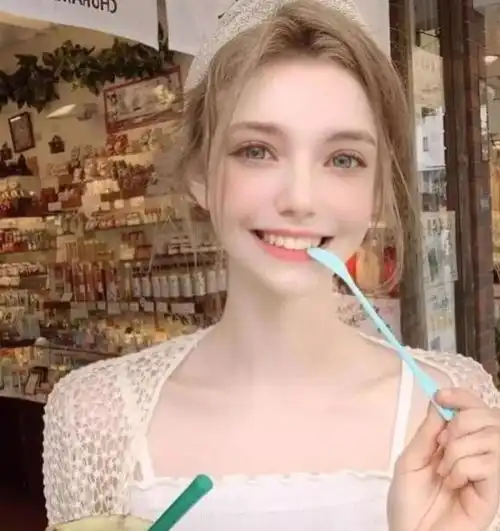 德国网红小姐姐火了,生活照在网上疯传,这是什么神仙颜值