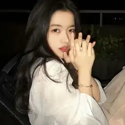粉嫩公主几种最简单的瑜伽美胸运动,送给爱美的你