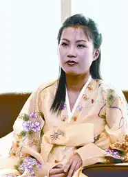 实拍清新自然的朝鲜姑娘