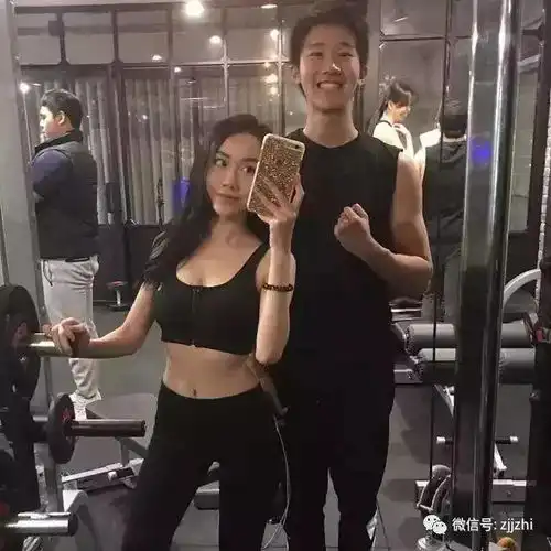 这个95后健身女神不一般,大长腿细腰翘臀,是周杰伦御用助理