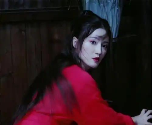 民间故事深夜红衣女子吓坏表妹,表哥出手惩戒,发现背后丑事