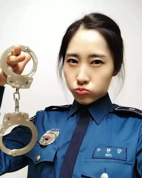 当女警察变身健身女神,被抓都变得心甘情愿了.
