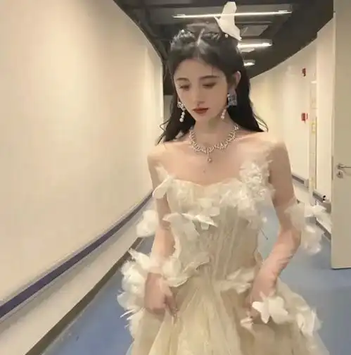 丝芭走出的内娱最正统的爱豆四千年美女,鞠婧祎