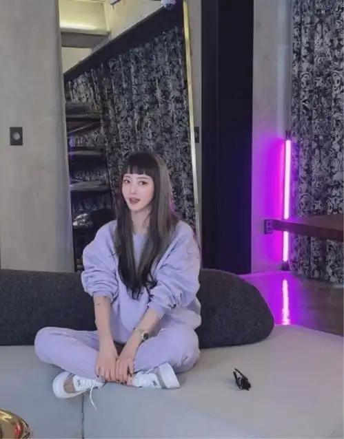 39岁韩艺瑟sns晒近照过眉刘海俏皮可爱少女感十足