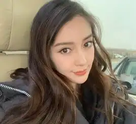 baby抽烟多次被抓包,十年前为黄晓明戒烟决心已成泡影