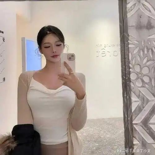 其实美女在现实生活中,是稀缺资源
